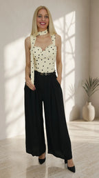 Top negro lunares escote corazón mujer amarrillo con pantaon negro