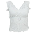 Top de encaje blanco con escote en pico y acabado floral
