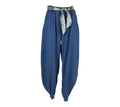 Pantalón azul de lyocell con cintura elástica y detalle de lazo