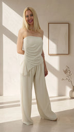 Lool del Conjunto Ibiza beige con top palabra de honor drapeado y pantalón ancho