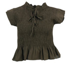 Look de Top Capri de color Marron