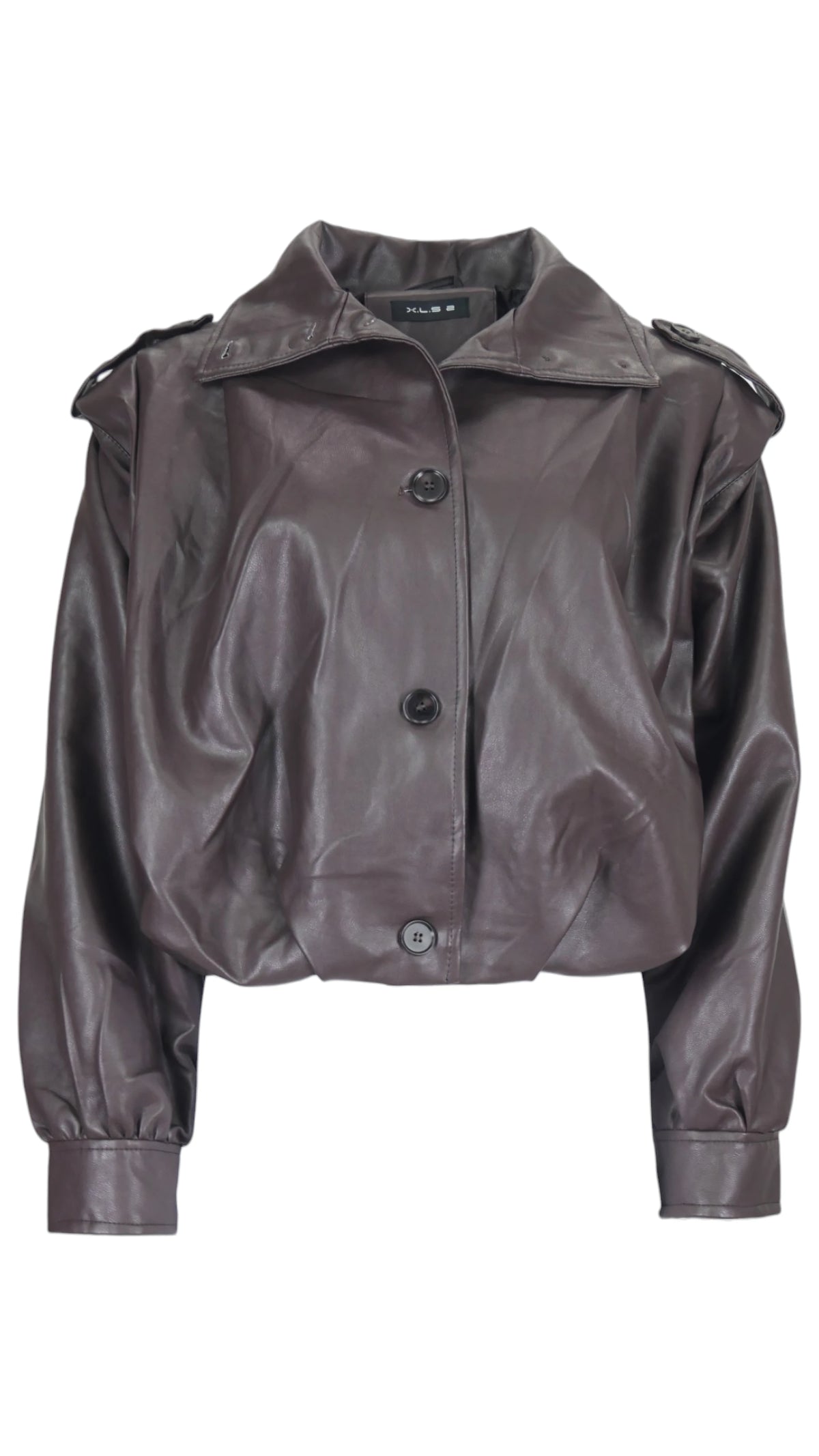 Chaqueta Frunces en color marrón y efecto piel, con botones delanteros, hombreras y bajo abullonado.
