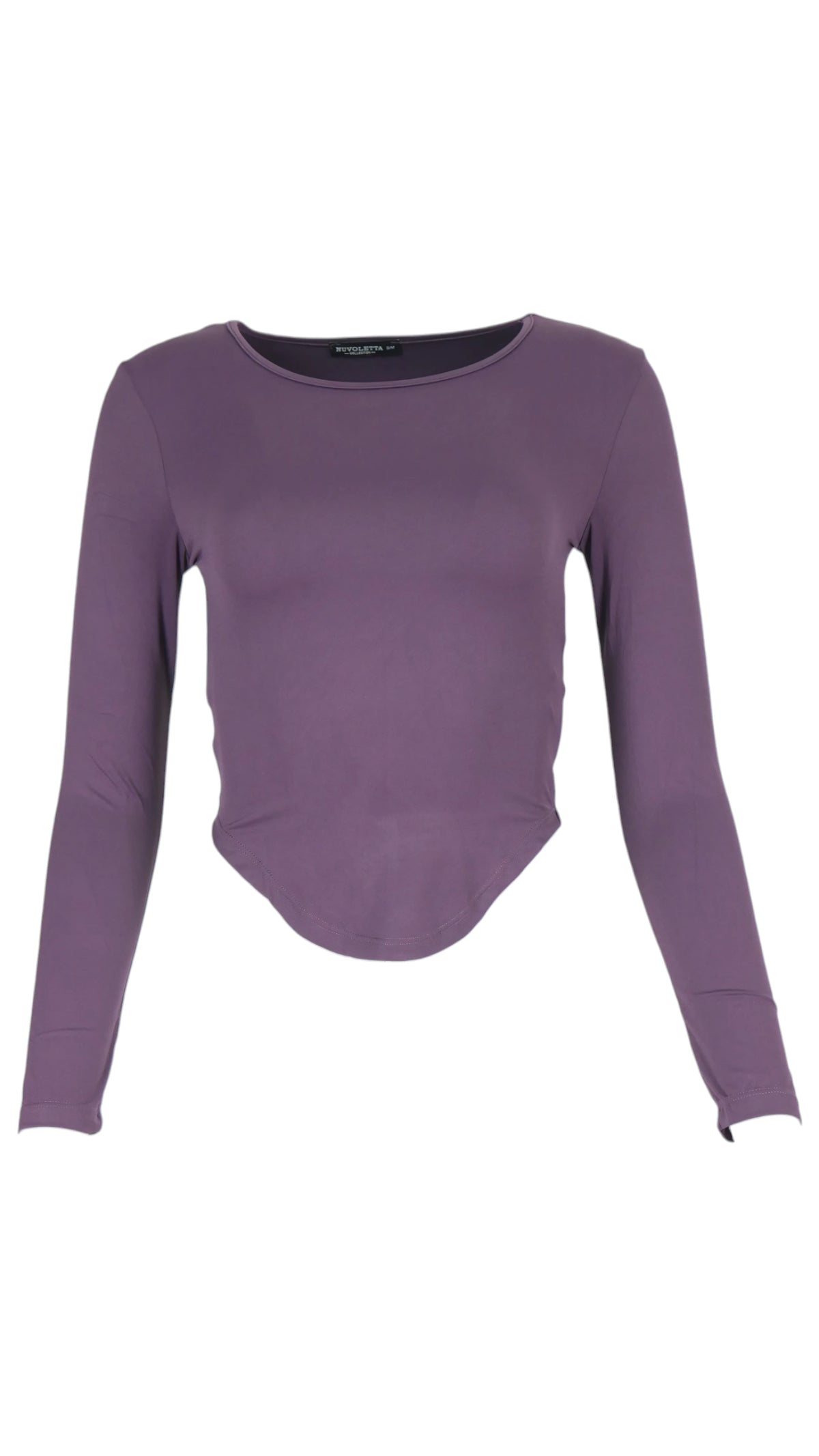 Camiseta Essential en color burdeos, de manga larga, con cuello redondo, corte entallado y bajo en pico.