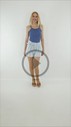 Video del Look Camiseta Básica con Short Rayas Azul Cielo